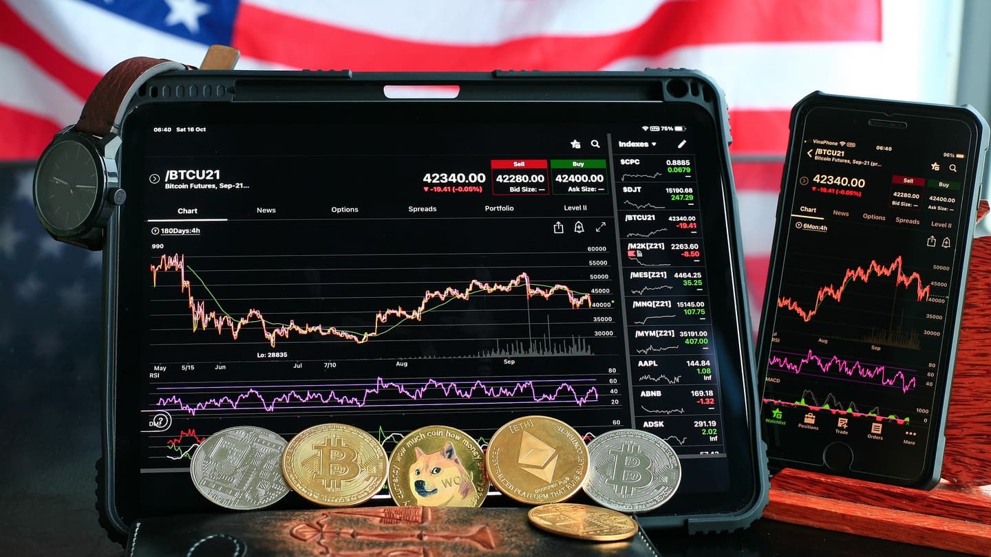 Solana market data and staking yield figures on screen
